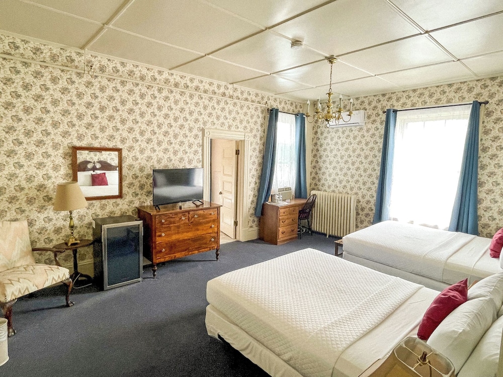 Deluxe Double Room, 2 Queen Beds