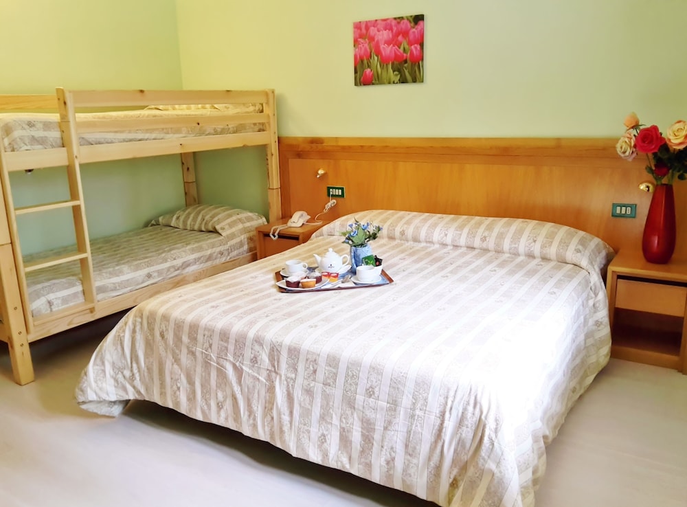 Quadruple Room photo 2