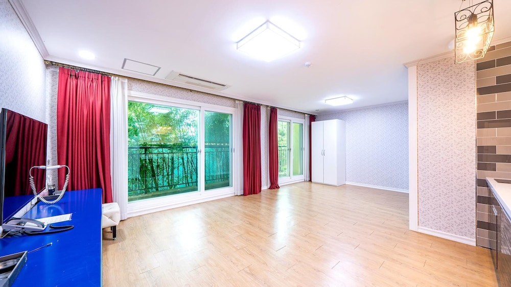 Basic Room, 1 Bedroom (210ho(Jungdaehyeong/Danchesil)) - Photo 13