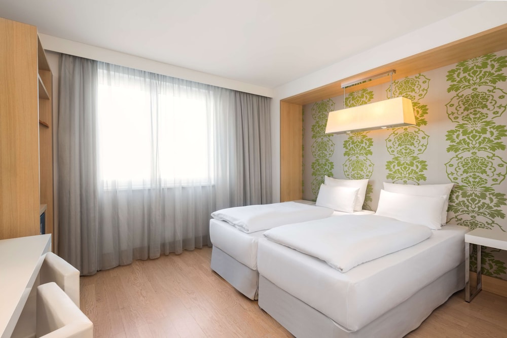 Standard Room thumbnail 6