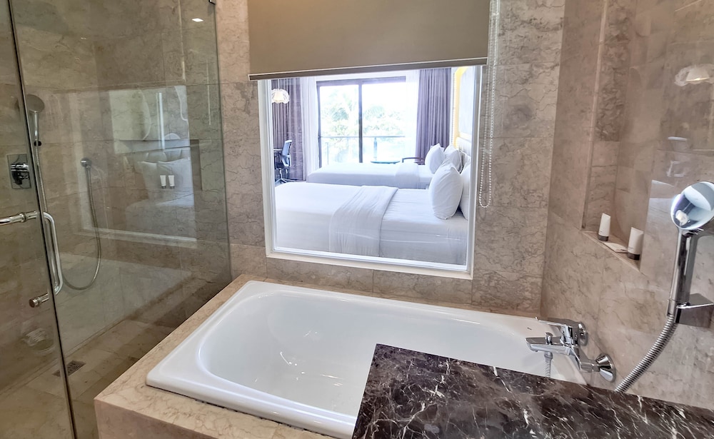 Premier Room - Photo 10