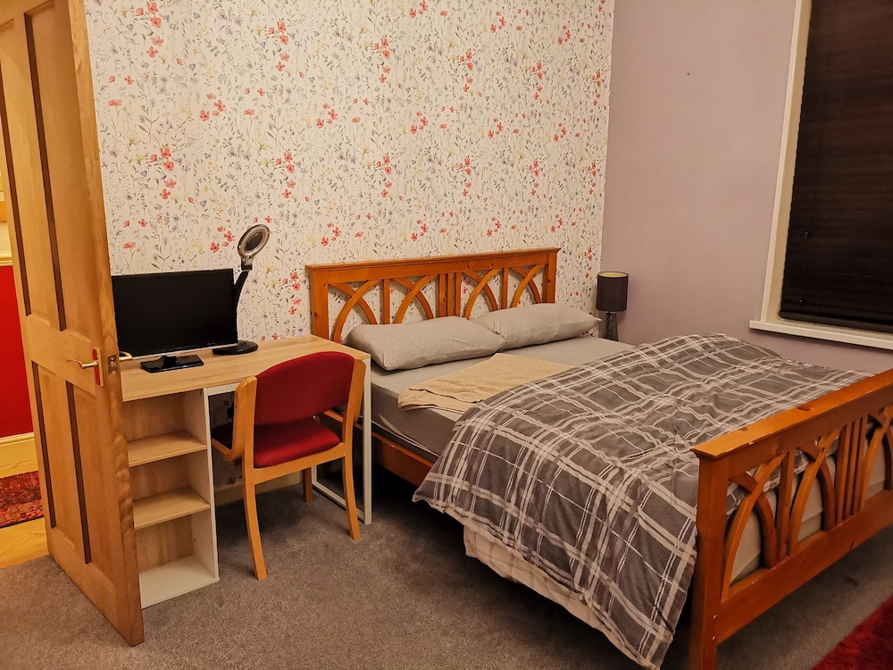 Deluxe Room, 1 King Bed photo 1