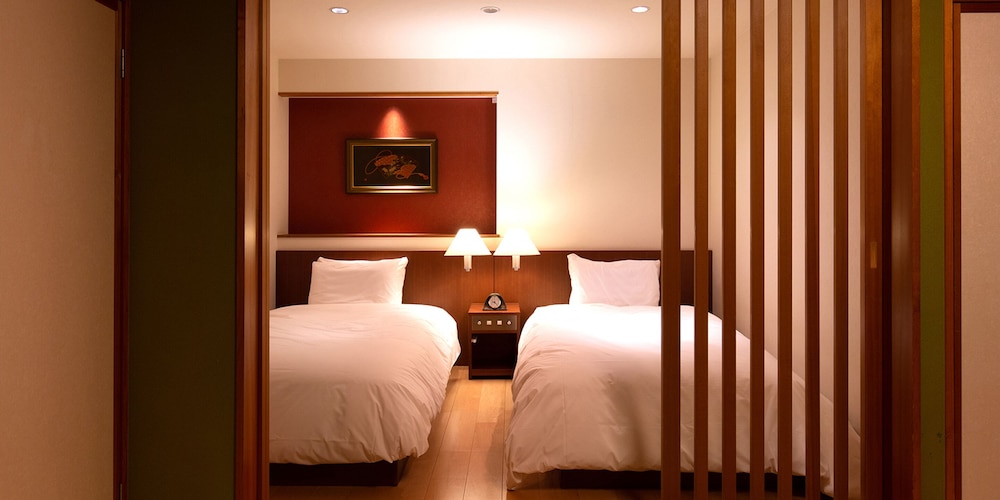 High-Grade Japanese-Western Room [Hoshi] River view, twin beds, with indoor bath Onsen Non Smoking photo 2
