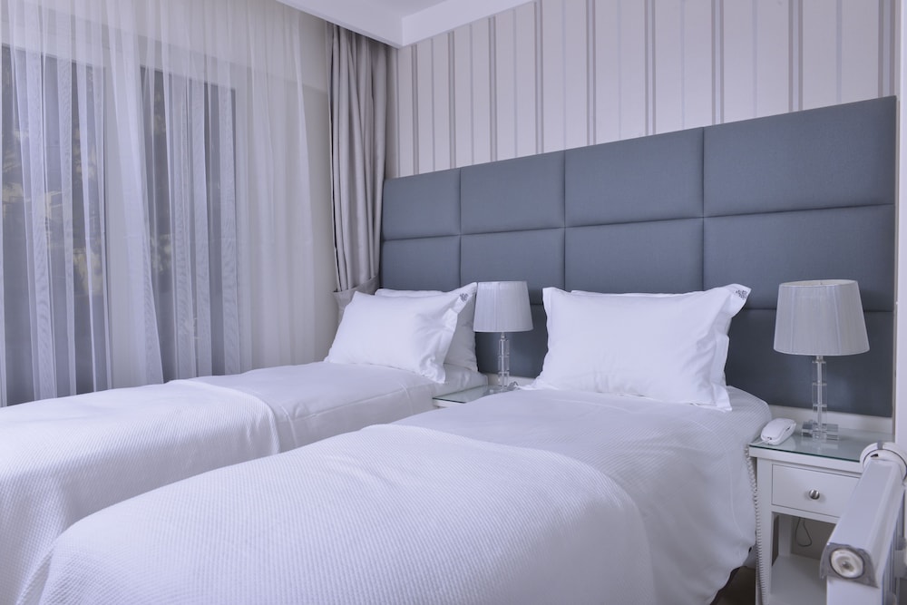 Economy Twin Room, 2 Twin Beds photo 3