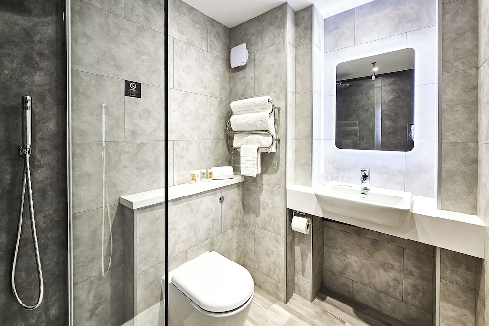 Deluxe Double Room, 1 King Bed photo 3