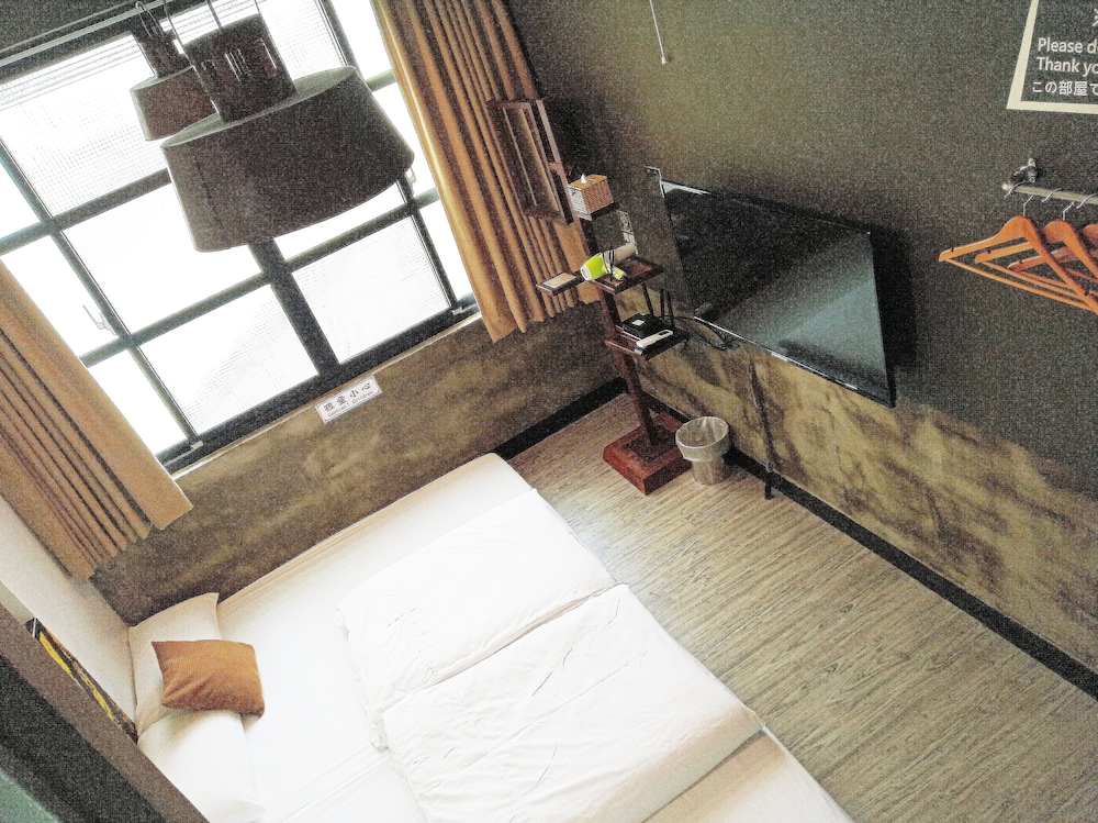 Standard Quadruple Room, Non Smoking (301) photo 1