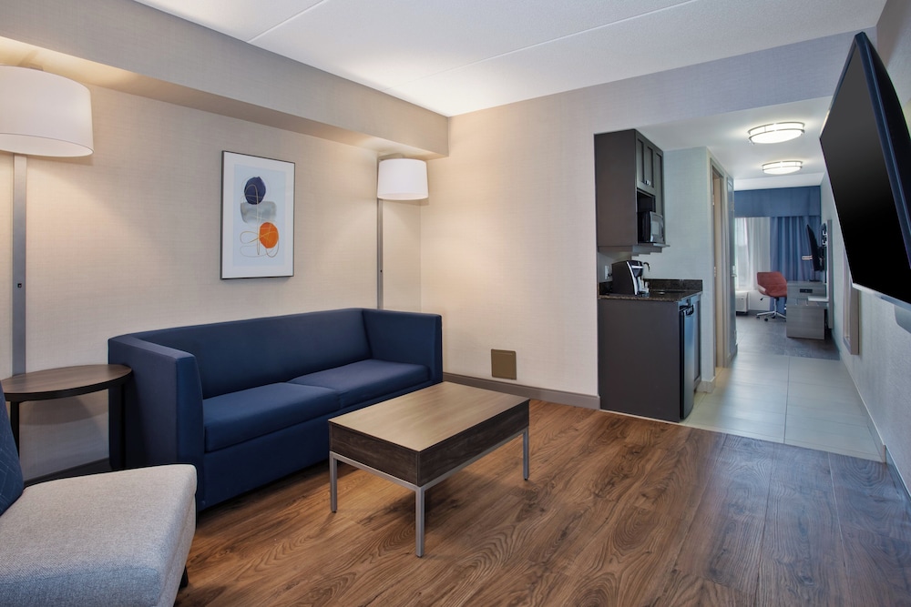 Suite, 1 King Bed (Additional Living Area) - Photo 2