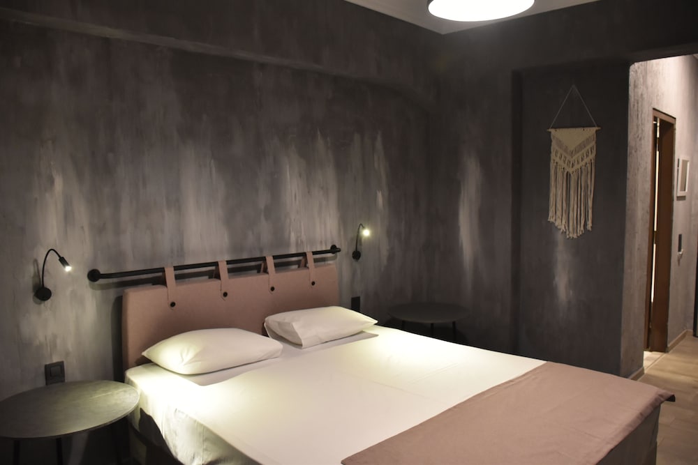 Comfort Room thumbnail 5