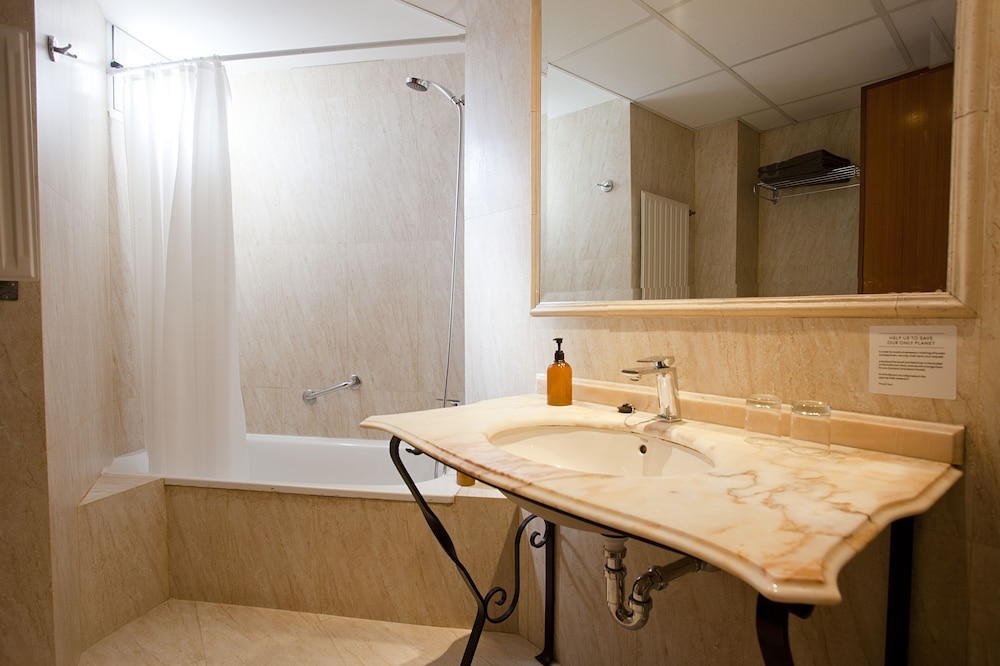 Classic Double Room, Balcony, City View