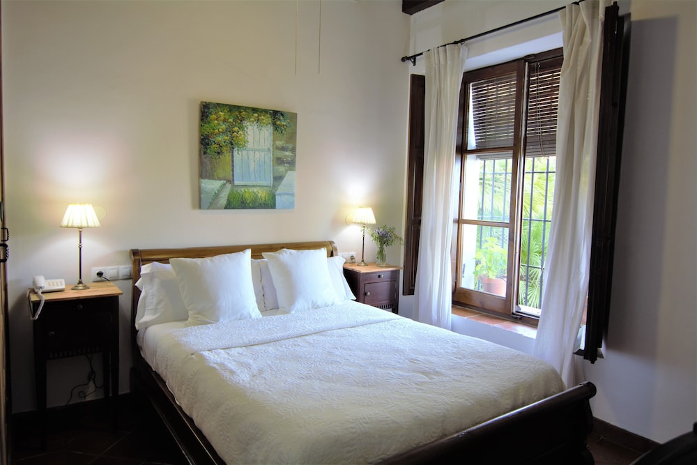 Economy Double Room photo 2