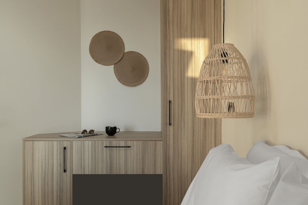 Quarto Deluxe, 1 cama Queen com sofá-cama, Pátio, Vista parcial para o mar