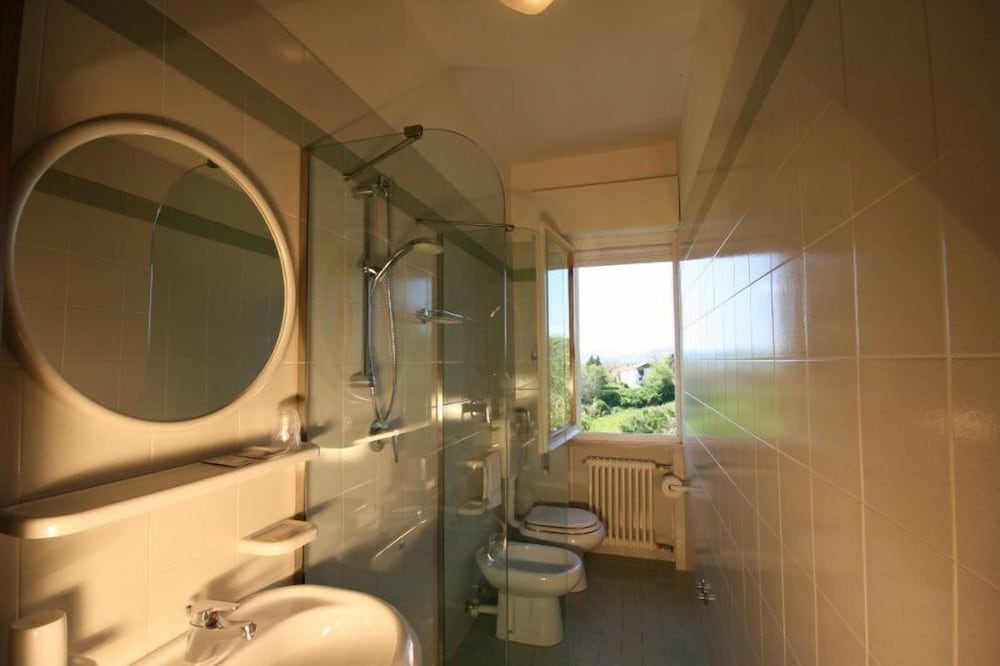 Triple Room, Hill View photo 3