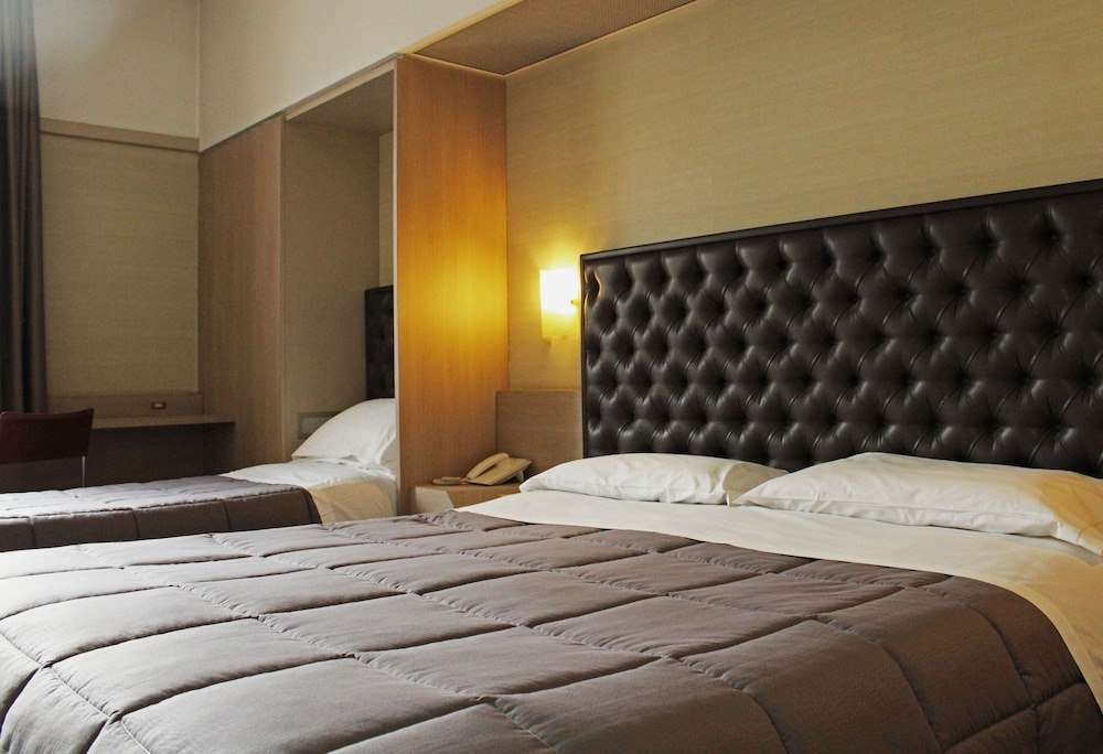 Premium Triple Room photo 3
