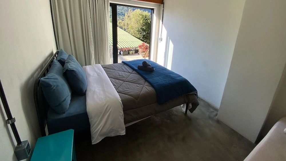 Suite, Mountain View
