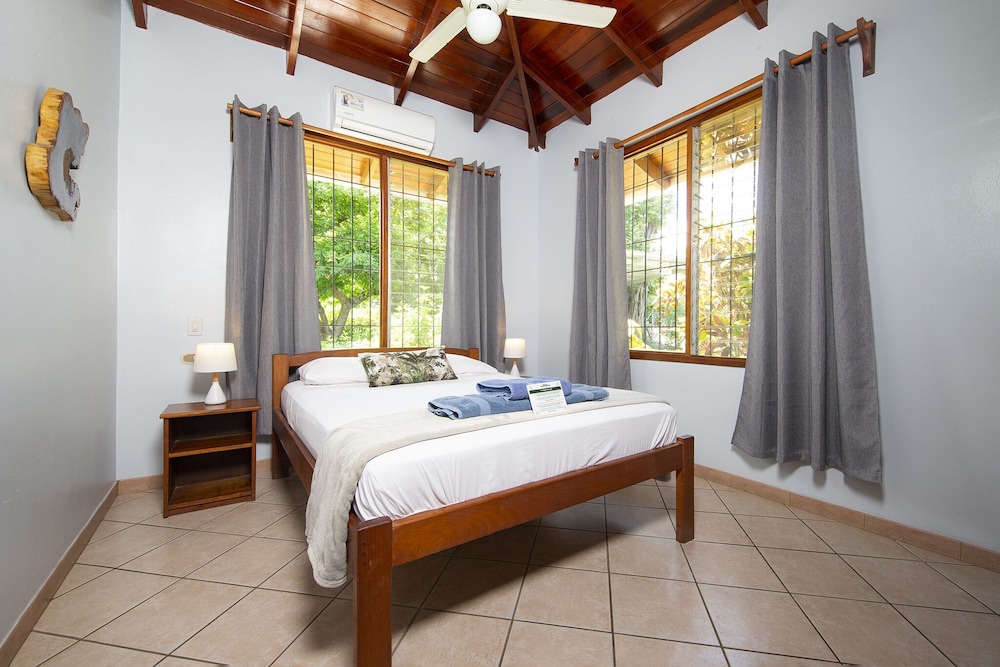 Classic Villa, 2 Bedrooms, Kitchenette, Garden View