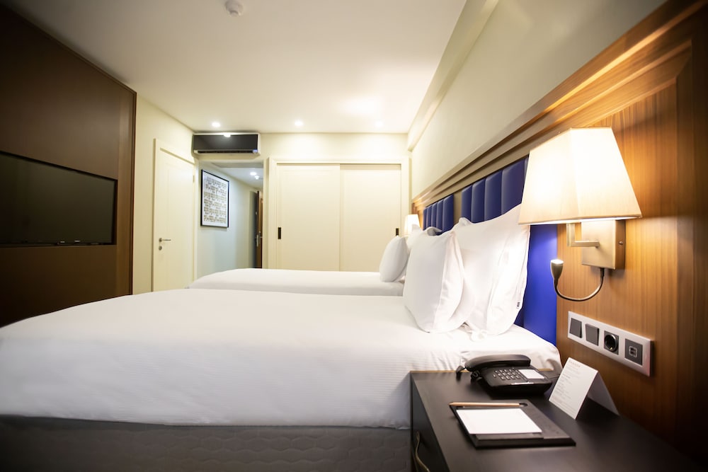 Deluxe Room, 2 Twin Beds, Balcony photo 3