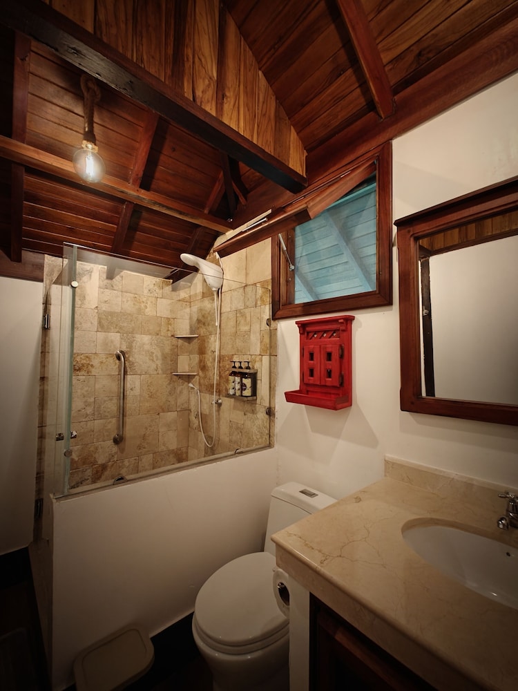 Luxury Chalet, 1 Queen Bed, Non Smoking (Serendipity - 4) photo 2