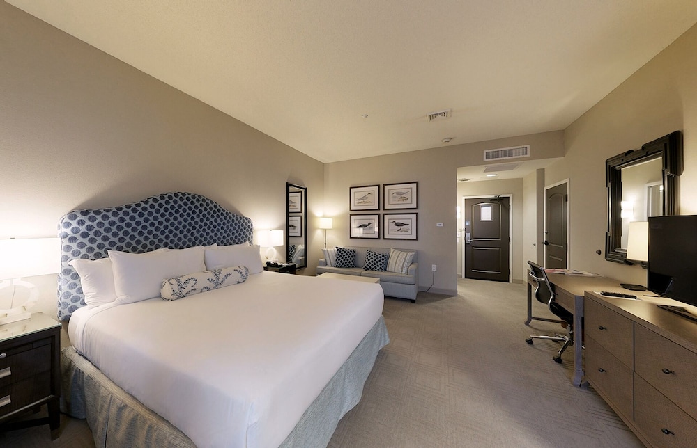 Room, 1 King Bed, Accessible (1 King Bed, Accessible, No Resort Access) photo 3
