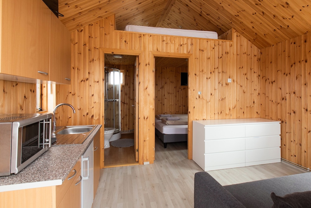 Signature Cottage, Hot Tub photo 3