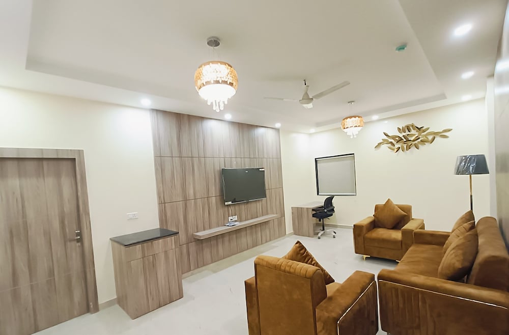 Luxury Suite