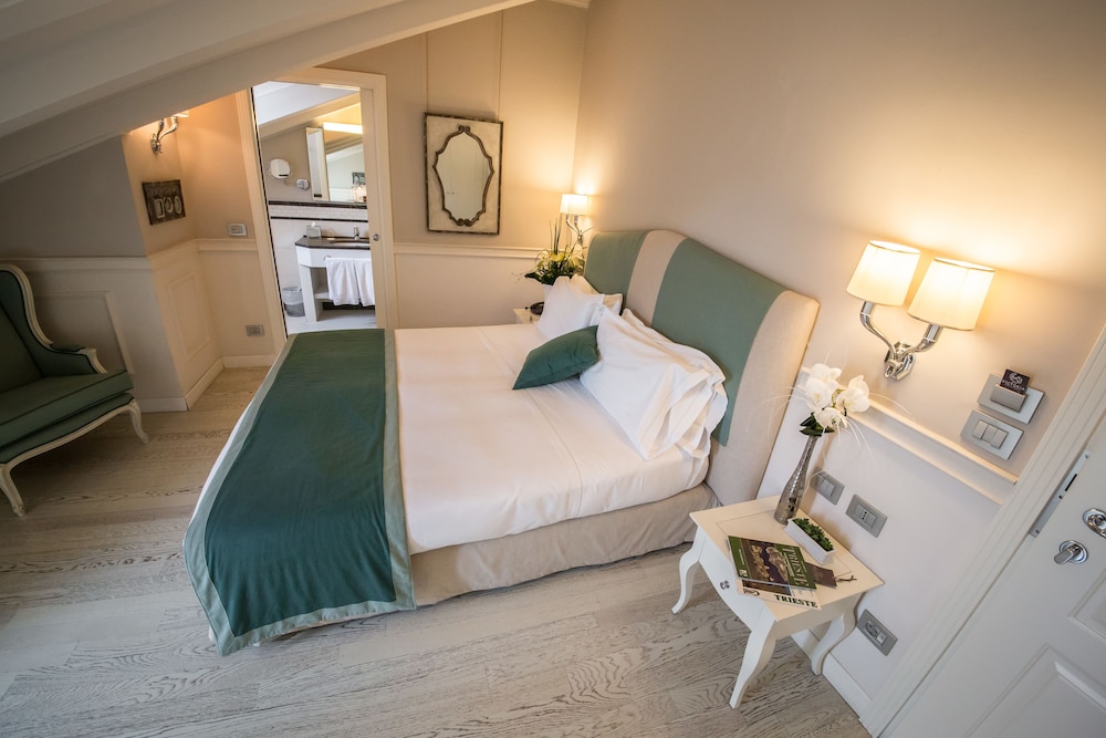 Superior Double or Twin Room - Photo 1