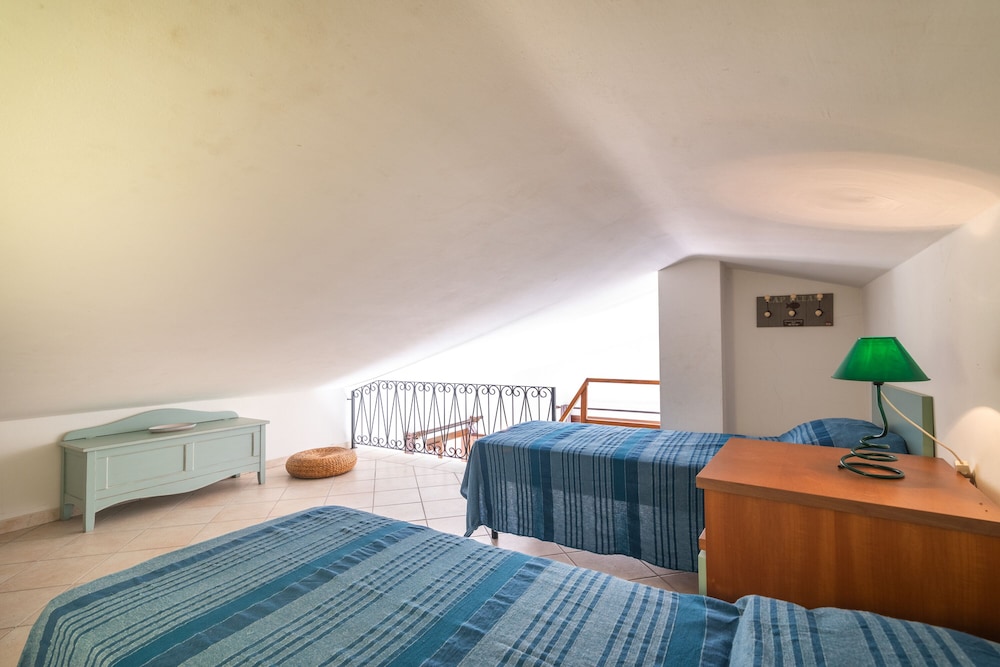 Family Apartment, 2 Bedrooms (Il Borgo 13/2 700mt From The Beach)