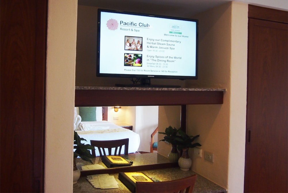 Pacific Deluxe Room
