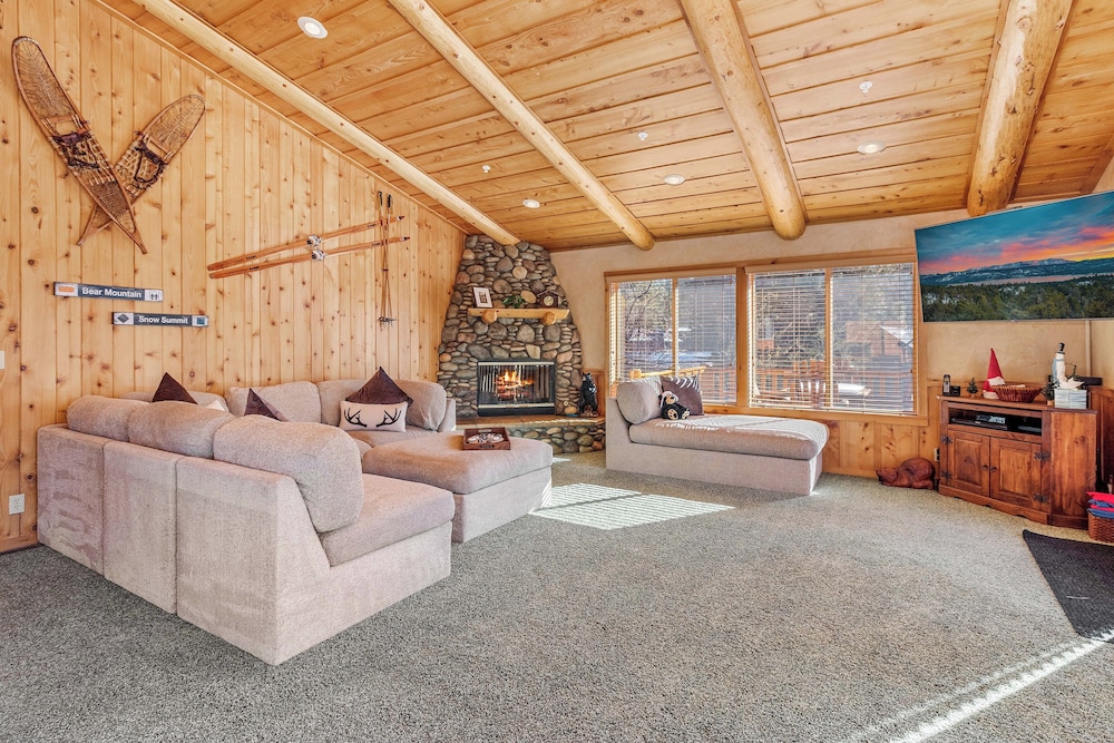 Cabin, Multiple Beds, Patio, Mountain View photo 1