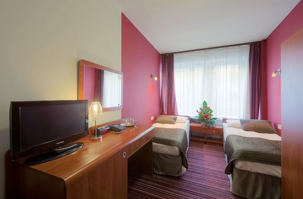Double or Twin Room - Photo 1