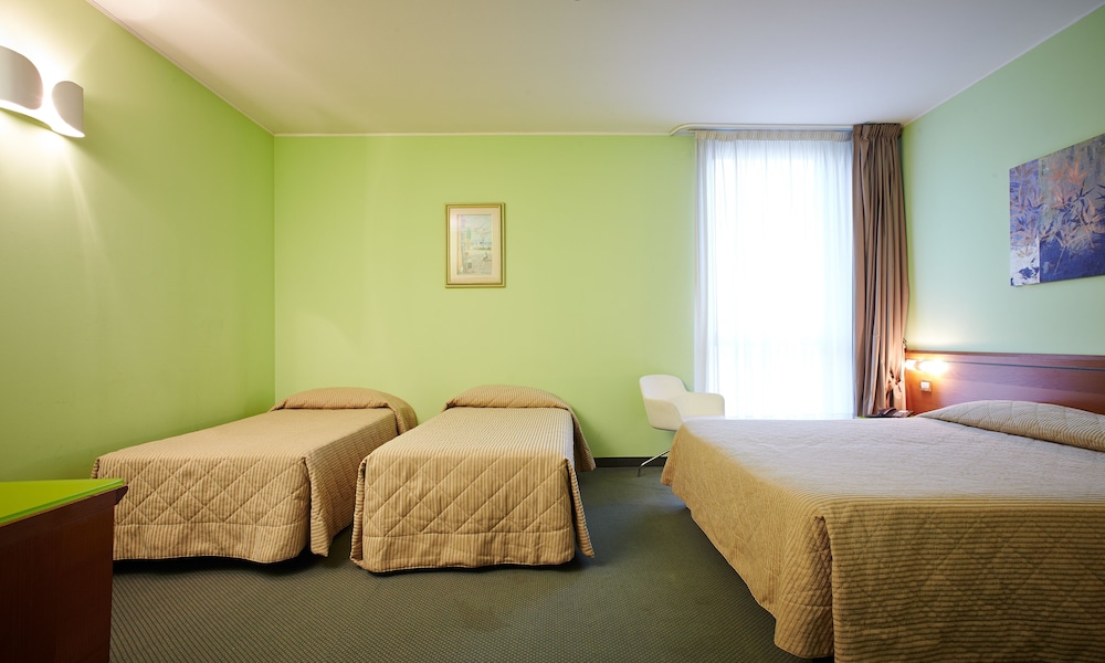 Superior Triple Room - Photo 2