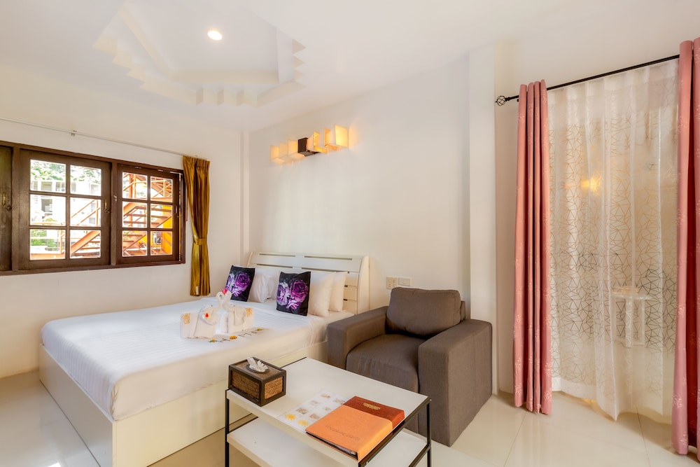 Family Suite with Terrace - Photo 4