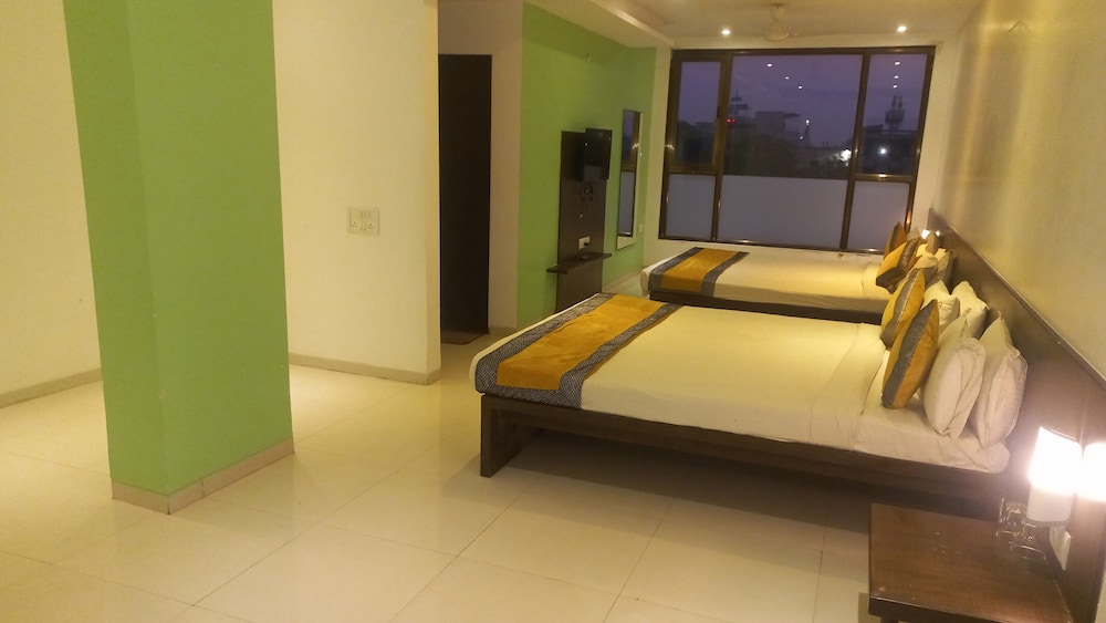Deluxe Family Four Bed Non AC