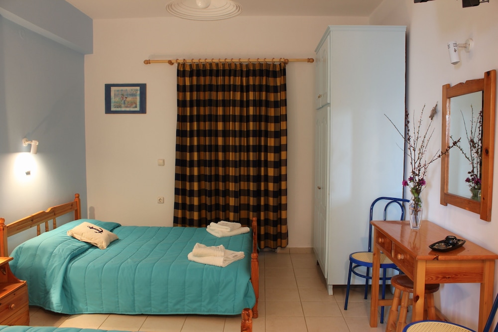 Studio, Ground floor