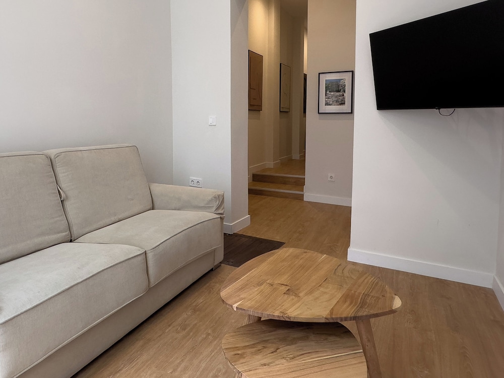Design Apartment, 1 Double Bed with Sofa bed, Kitchen thumbnail 6