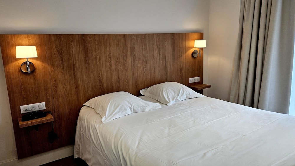 Standard Double or Twin Room, Accessible, City View (STVV) - Photo 5