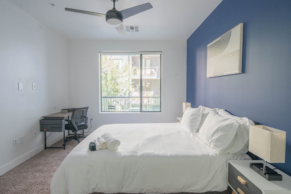 Luxury Apartment, 1 Queen Bed with Sofa bed, Non Smoking photo 2