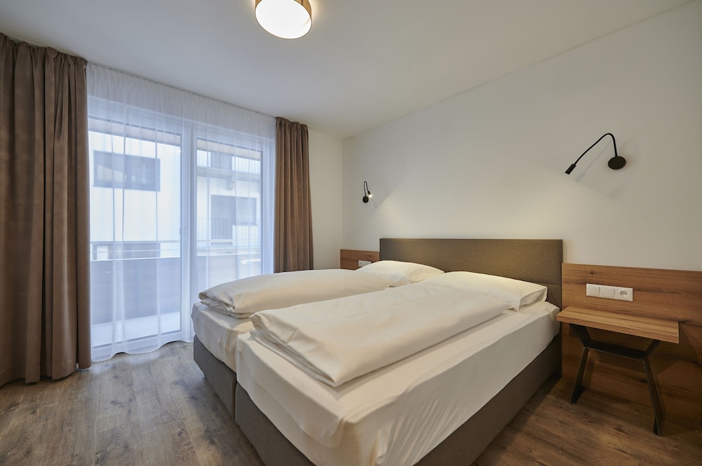 Double Room, Shared Bathroom photo 1