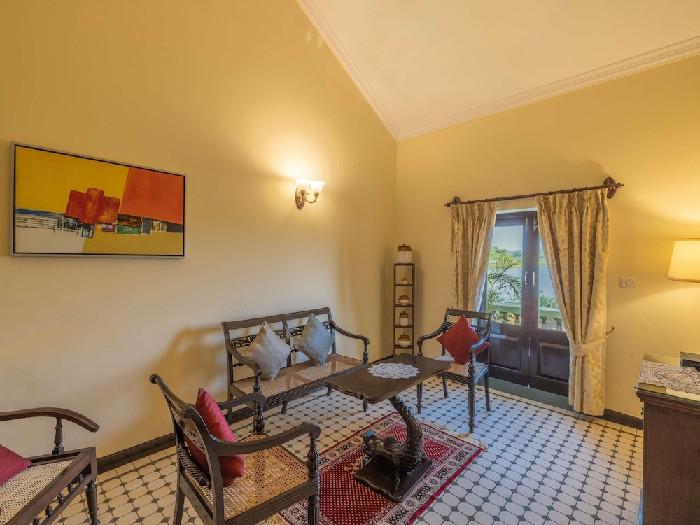 Deluxe Suite, 1 Double Bed, River View (Cozy Sitout) photo 3