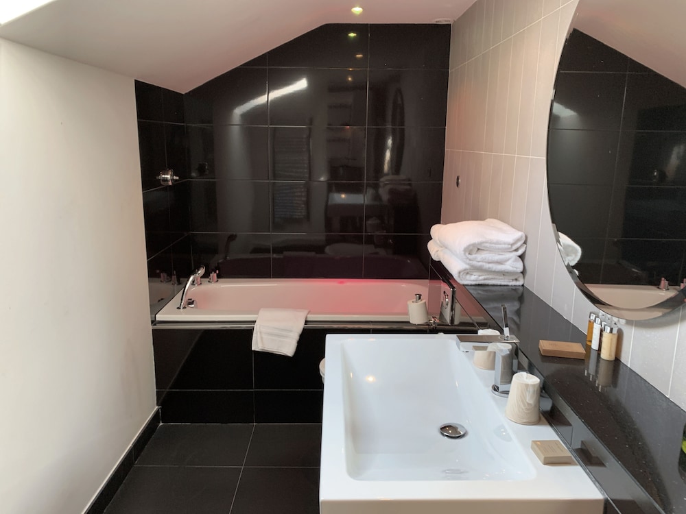 Double Junior Suite, garden view - Photo 8