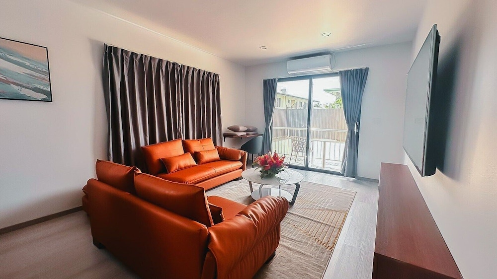 Executive Suite, 1 Bedroom, Balcony, Courtyard View photo 5
