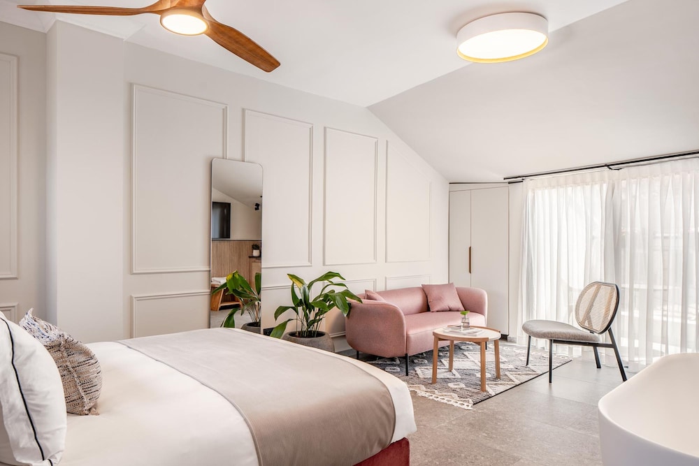 King Suite - Photo 1