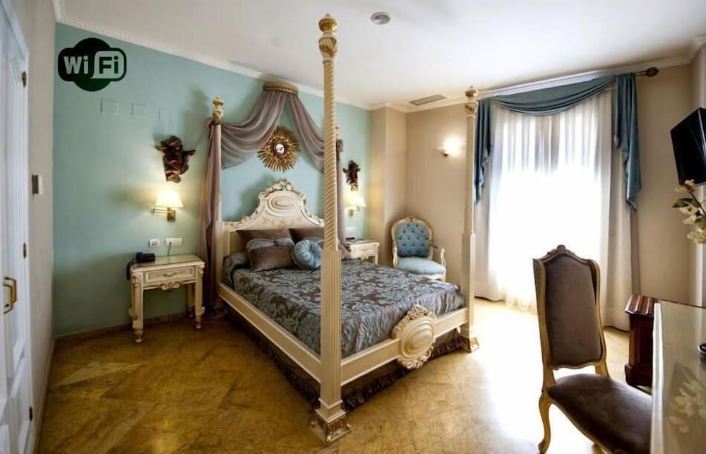 Deluxe Double Room, Balcony - Photo 15