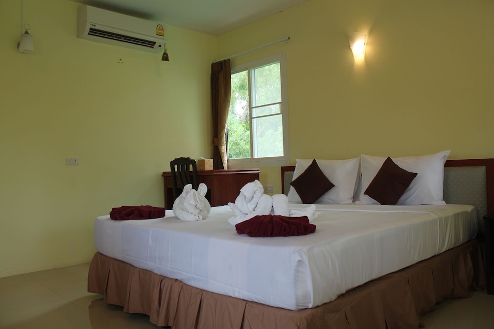 Deluxe Bungalow with Garden View photo 1