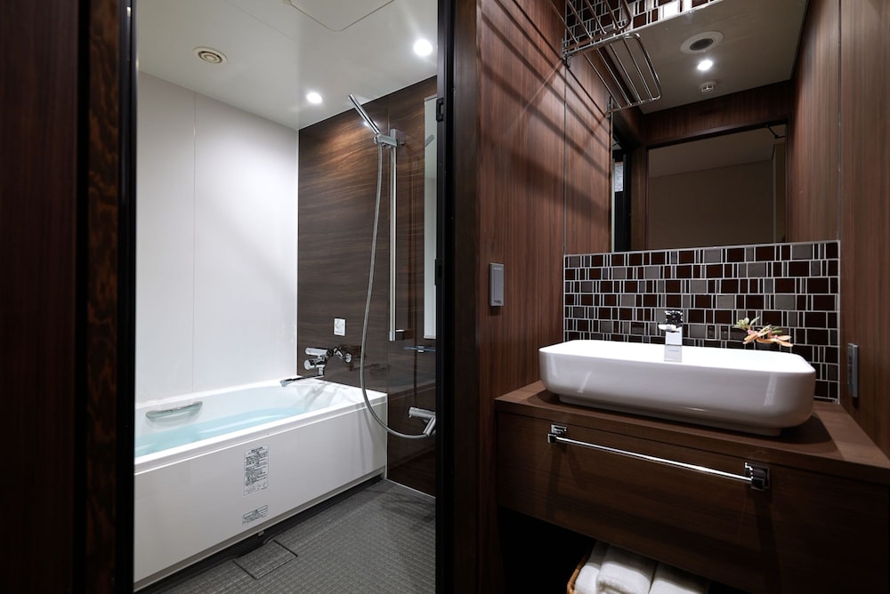Deluxe Triple Room, Multiple Beds, Non Smoking, Kitchen - Photo 6