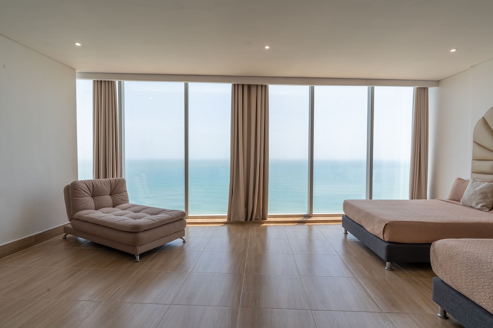 Master Suite Ocean View photo 2