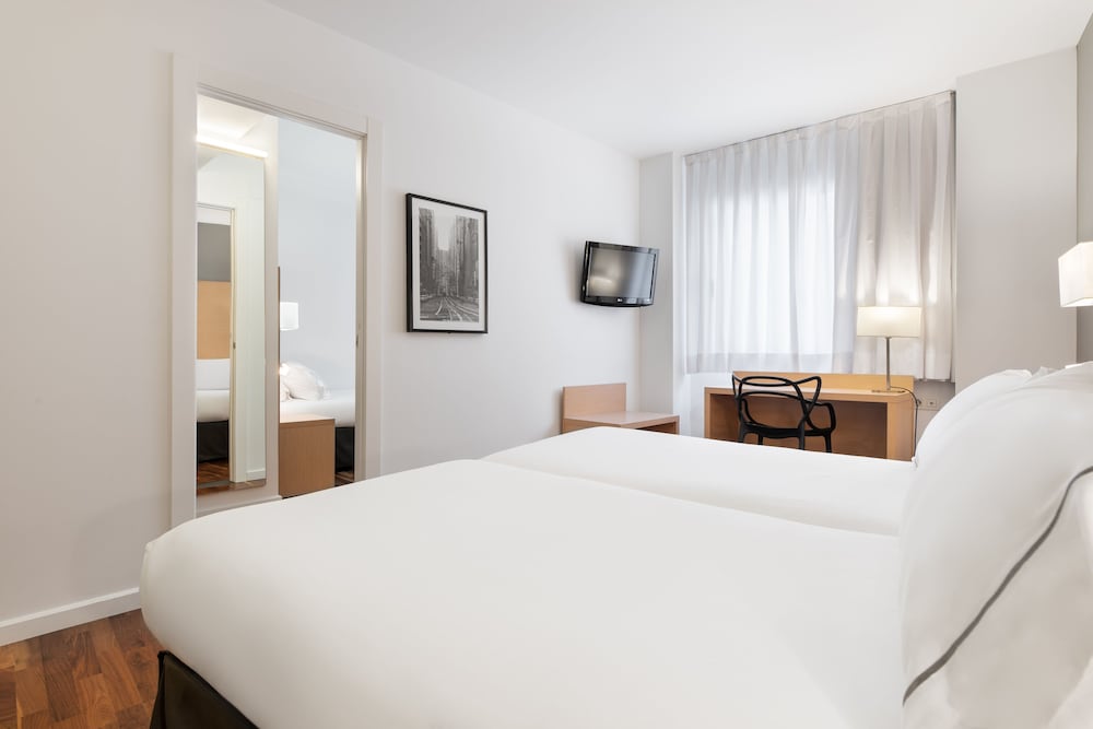 Standard Twin Room (Extra Bed) photo 3