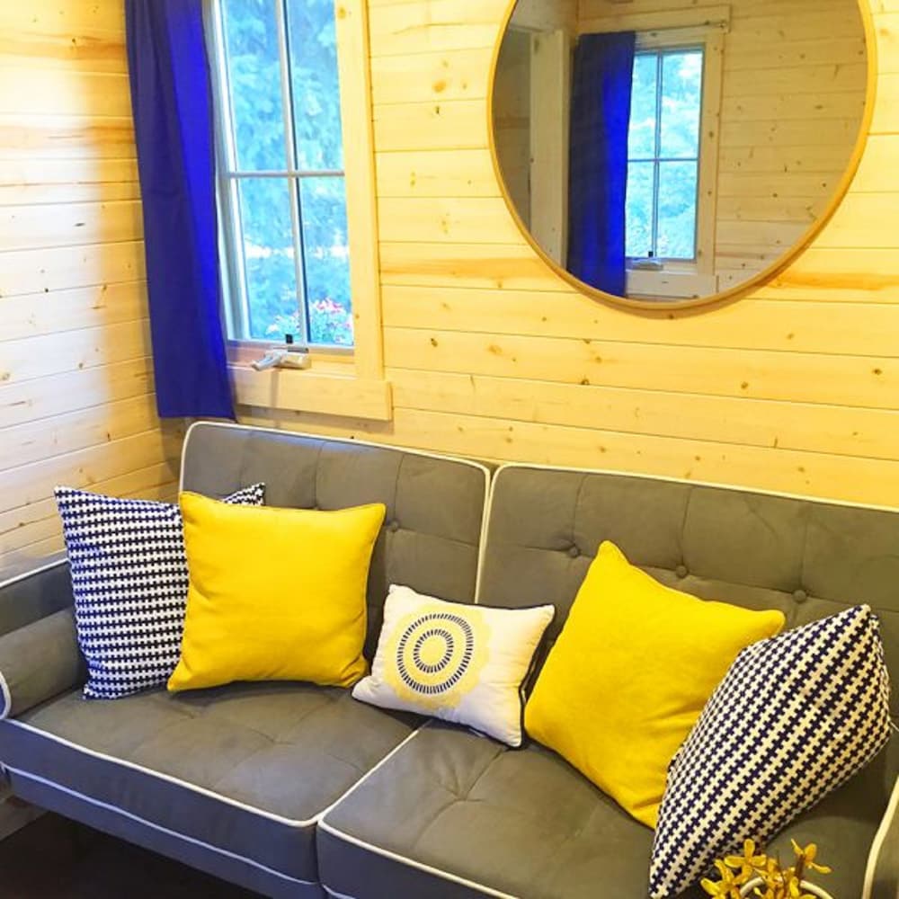 House, 1 Bedroom (Tiny House, No Pets, Linens Included) photo 3