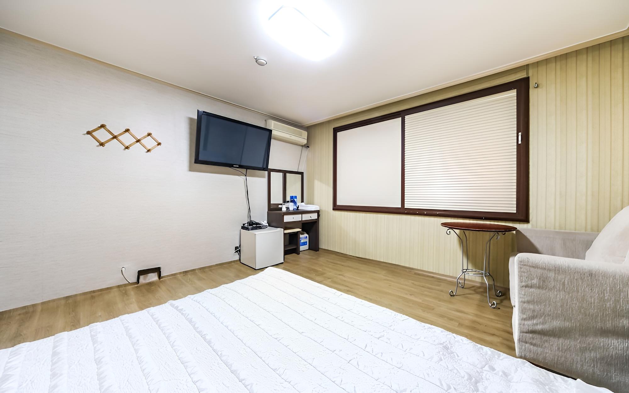 Room (Ocean View) - Photo 5