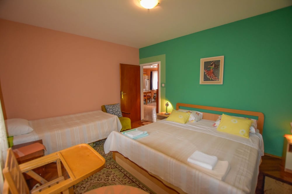Apartment (A2)