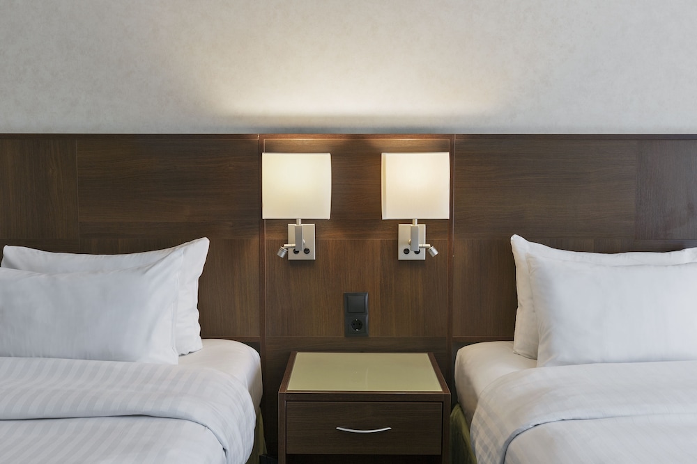 Superior Room, 2 Twin Beds, Courtyard View - Photo 2